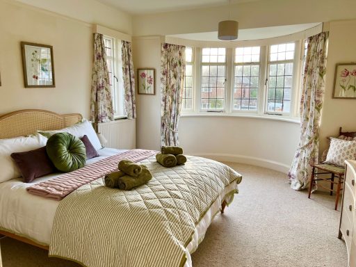Westwood Villa, Ryde, Sleeps 6